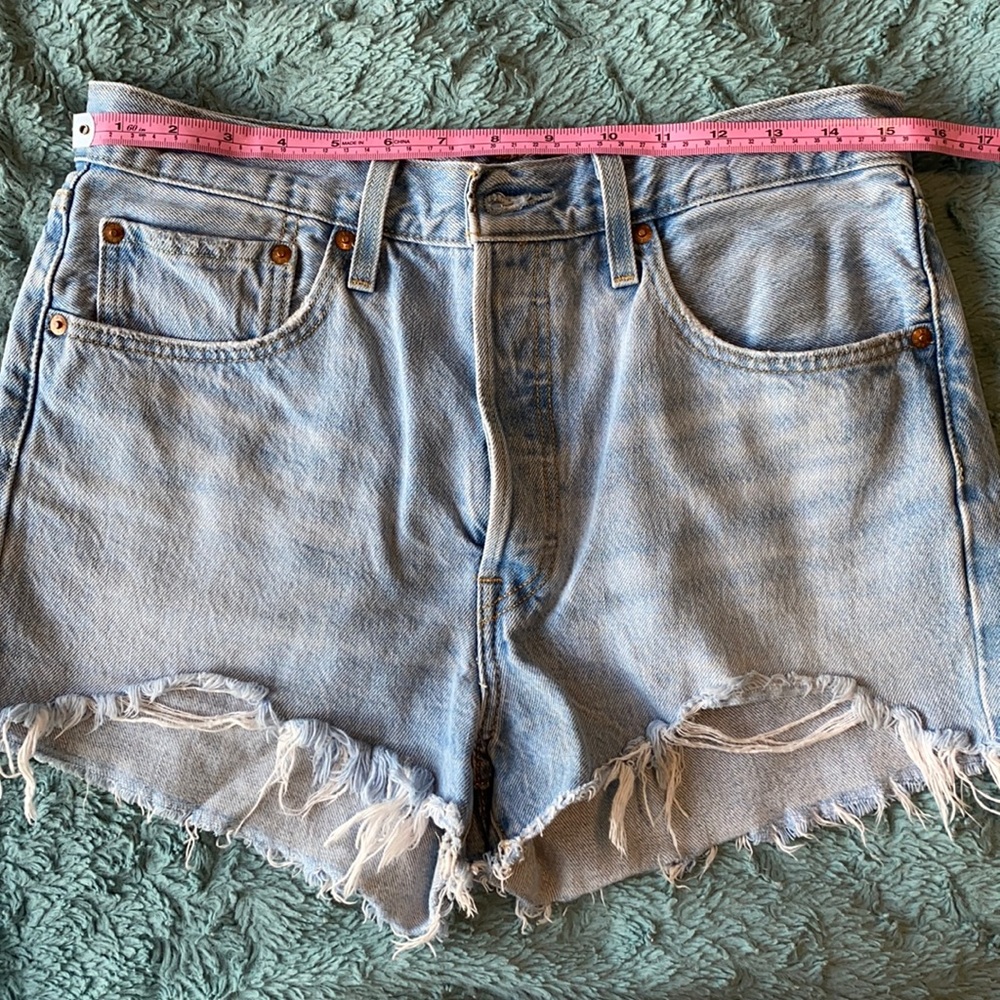 High rise, light wash Levi’s 501 shorts